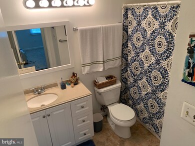 12804 Melvue Ct, Fairfax, VA 22033 - photo 7