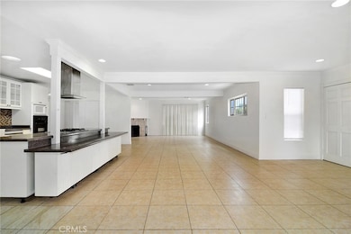 19324 Victory Blvd, Reseda, CA 91335 - photo 4