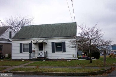 320 Commerce St, Waynesboro, PA 17268 - photo 2