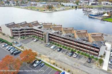 77 E Water St unit 5, Toms River, NJ 08753 - photo 3