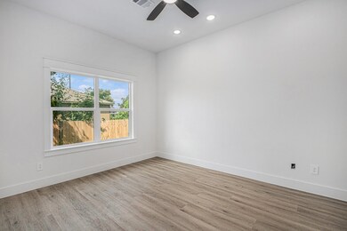 4825 Pederson St unit A and B, Houston, TX 77033 - photo 7