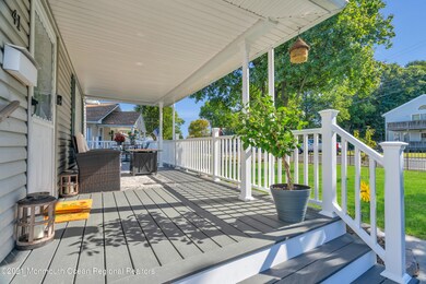 WRAPAROUND PORCH/DECK