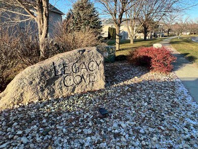 2623 Orchard Dr unit 5, Cedar Falls, IA 50613 - photo 3