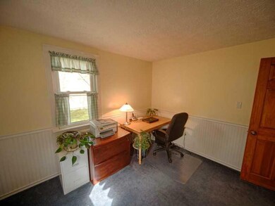 Studio/Study/Office.