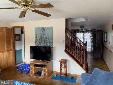 950 Regina Dr, Halethorpe, MD 21227 - photo 6