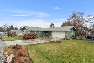 326 N James Ave, East Wenatchee, WA 98802 - photo 2