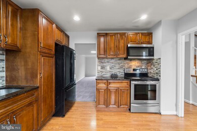 9419 Horizon Run Rd, Montgomery Village, MD 20886 - photo 3