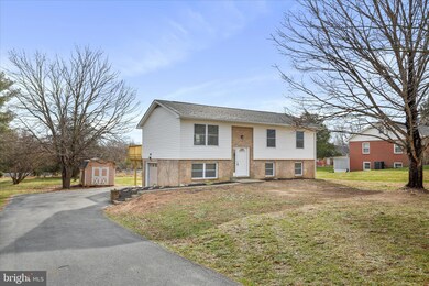 672 Montmorency Dr, Bunker Hill, WV 25413 - photo 4