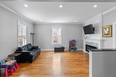 112 Margin St unit 1, Salem, MA 01970 - photo 3