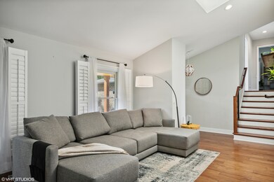 3928 Lizette Ln, Glenview, IL 60026 - photo 3