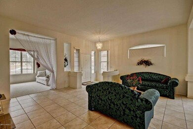04 - Living Room