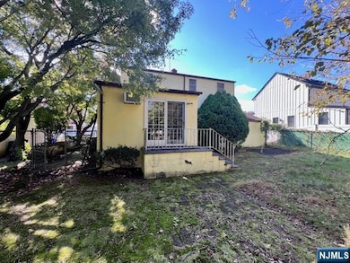 195 River Ln, New Milford, NJ 07646 - photo 2