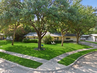 6523 Axton Cir, Dallas, TX 75214 - photo 3