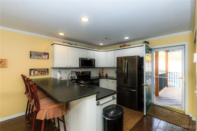 Chiseled granite on breakfast bar