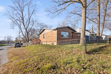 202 N 4th Ave, Beech Grove, IN 46107 - photo 2