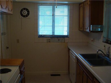 443 Shire Dr, Lake Saint Louis, MO 63367 - photo 7