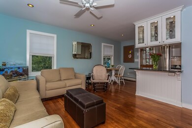 007-Living_Room-1238201-large