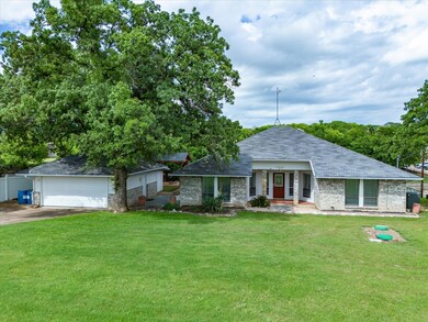 12110 N Oak Ct, Azle, TX 76020 - photo 5