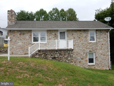 903 E C St, Brunswick, MD 21716 - photo 2