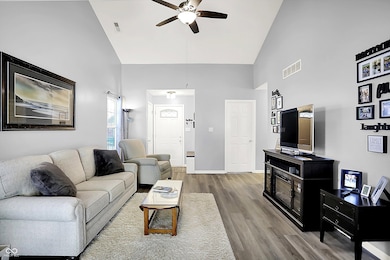 9764 Foxboro Ln, Fishers, IN 46038 - photo 3