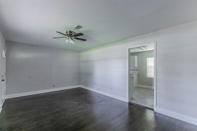 7637 Delavan Dr, Houston, TX 77028 - photo 6