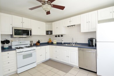 Bright and Spacious Kitchen