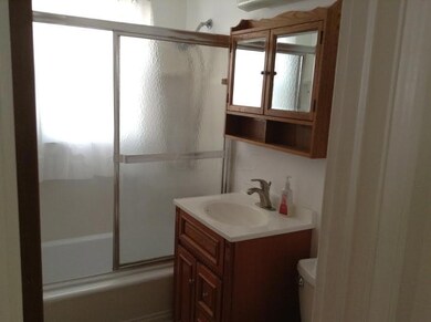 198 Weyant Bathroom