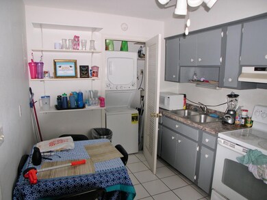 609 NE 6th Ct unit E, Boynton Beach, FL 33435 - photo 4