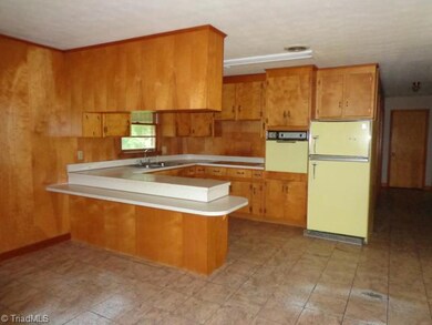 1196 Sheridan Dr, Asheboro, NC 27205 - photo 4