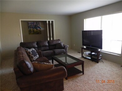 12004 Camelot Dr, Oklahoma City, OK 73120 - photo 5