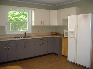 33 Campbell Rd, Center Rutland, VT 05736 - photo 2