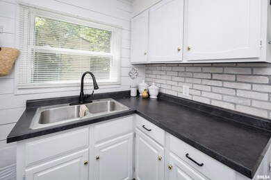 3118 Indian Rd, Davenport, IA 52802 - photo 5