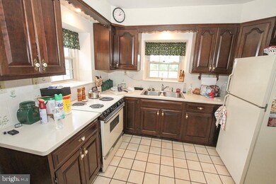 1186 Farmington Ave, Pottstown, PA 19464 - photo 5