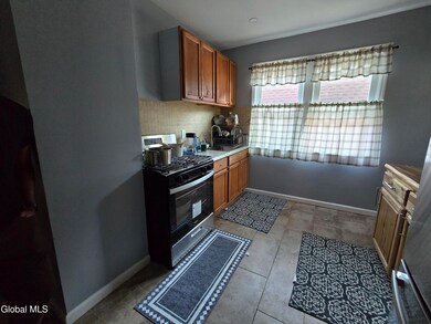 231 Division St, Schenectady, NY 12304 - photo 6