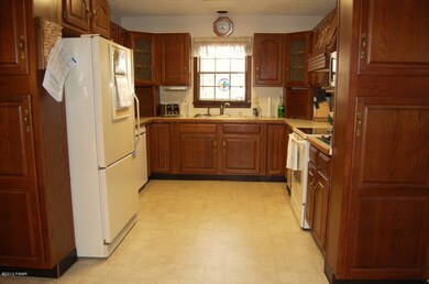 33 E Shore Dr, Hawley, PA 18428 - photo 6