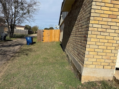 7167 Winterberry Dr, Dallas, TX 75249 - photo 2