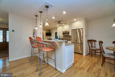 8502 Tysons Ct, Vienna, VA 22182 - photo 6