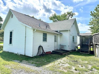 414 E Monroe Ave, Farina, IL 62838 - photo 4