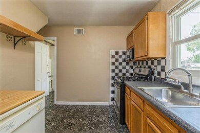 4420 Hickman Rd, Des Moines, IA 50310 - photo 5