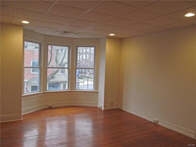 15 S Main St unit 2nd Fl, Nazareth, PA 18064 - photo 4
