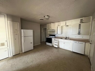 4403 31st St unit B, Lubbock, TX 79410 - photo 3