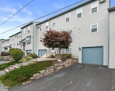 565 Quaker Ln unit 56, West Warwick, RI 02893 - photo 4