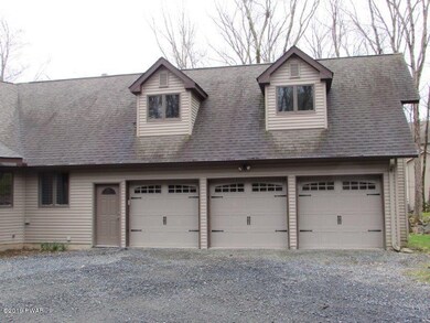 811 Blackbirch Ct, Hawley, PA 18428 - photo 4