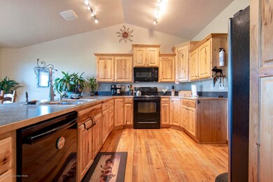 875 Paiute St, Driggs, ID 83422 - photo 7