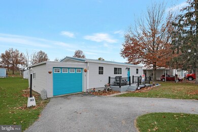 1570 Palm Springs Dr, Chambersburg, PA 17202 - photo 3