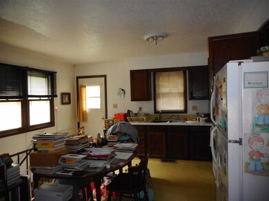2302 W 3rd St unit 2, Cedar Falls, IA 50613 - photo 5