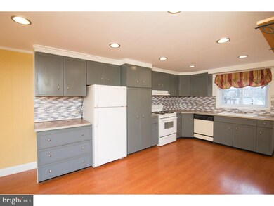 229 Yost Ave, Spring City, PA 19475 - photo 2