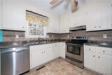 11001 Sassafras Dr, Hopewell, VA 23860 - photo 3