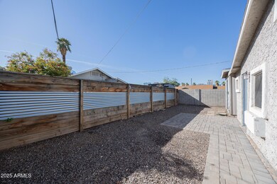 1026 E Pierce St unit B, Phoenix, AZ 85006 - photo 2