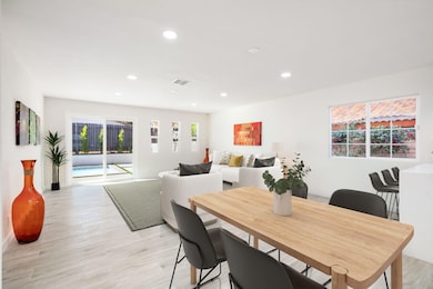 15-web-or-mls-LivingRoomVS (4)_vs